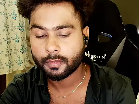Snapshot of SHENOY3 chatting on 09/17/25, 08:00 SHENOY3 online show from 09/17/25, 08:00
