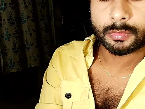 Snapshot of SHENOY3 chatting on 10/17/25, 01:35 SHENOY3 online show from 10/17/25, 01:35