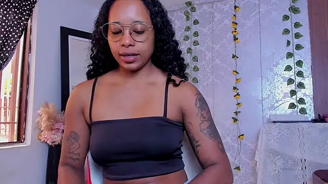 kelly thomson online show from 02/13/26, 01:22