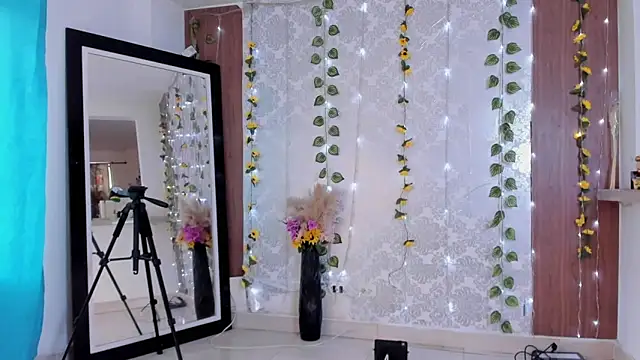 kelly thomson online show from 04/05/26, 02:13