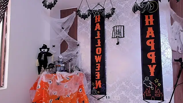 kelly thomson online show from 10/31/25, 02:02