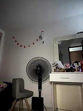 kiaraglam2 online show from 10/27/25, 01:23