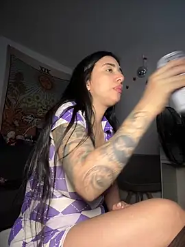 kiaraglam2 online show from 11/25/25, 01:22