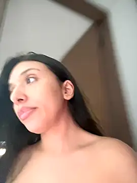 kiaraglam2 online show from 10/26/25, 07:36