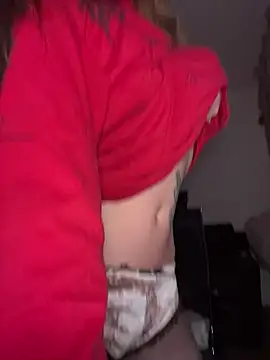 Snapshot of Weeissy chatting on 10/31/25, 06:48 Weeissy online show from 10/31/25, 06:48