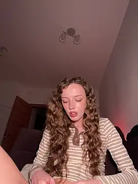 Snapshot of Weeissy chatting on 11/14/25, 07:39 Weeissy online show from 11/14/25, 07:39