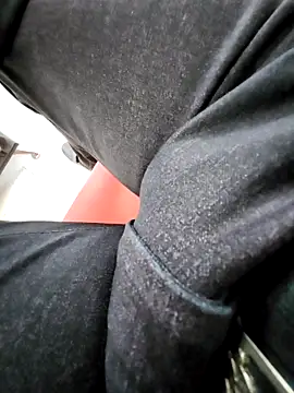 Snapshot of chaunguyen1993 chatting on 12/20/25, 01:08 chaunguyen1993 online show from 12/20/25, 01:08