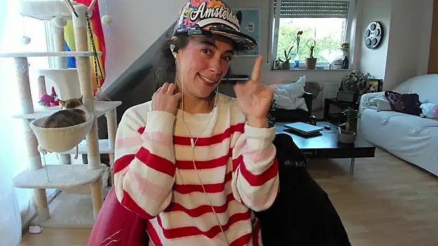 Snapshot of tinny_williams chatting on 09/14/25, 06:25 tinny williams online show from 09/14/25, 06:25