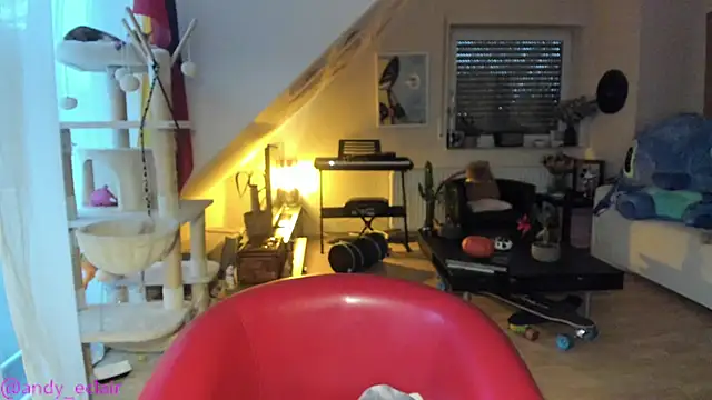 Snapshot of tinny_williams chatting on 10/09/25, 05:41 tinny williams online show from 10/09/25, 05:41