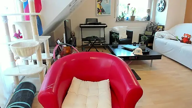 Snapshot of tinny_williams chatting on 09/10/25, 06:23 tinny williams online show from 09/10/25, 06:23