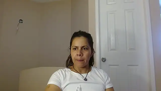 Snapshot of Sara_Brandon chatting on 10/03/25, 01:34 Sara Brandon online show from 10/03/25, 01:34