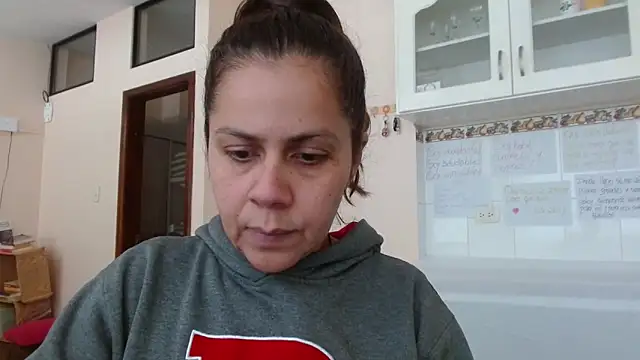 Snapshot of Sara_Brandon chatting on 09/18/25, 04:32 Sara Brandon online show from 09/18/25, 04:32