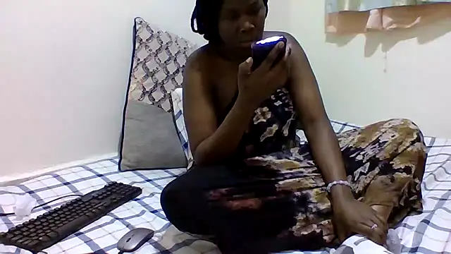 Snapshot of sweetelle09 chatting on 05/24/26, 08:42 sweetelle09 online show from 05/24/26, 08:42