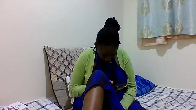 Snapshot of sweetelle09 chatting on 04/28/26, 07:29 sweetelle09 online show from 04/28/26, 07:29