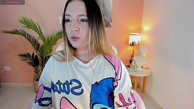 HannaMiller 1 online show from 12/21/25, 02:24