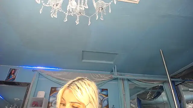 ADRIANNA FOX online show from 05/24/26, 06:13