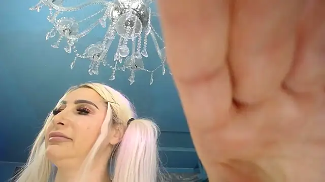 Snapshot of ADRIANNA_FOX chatting on 11/29/25, 11:49 ADRIANNA FOX online show from 11/29/25, 11:49