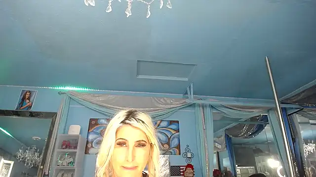 ADRIANNA FOX online show from 04/12/26, 07:33