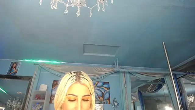 ADRIANNA FOX online show from 05/26/26, 03:37