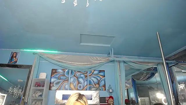 ADRIANNA FOX online show from 04/14/26, 08:30