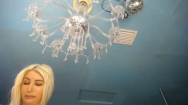 ADRIANNA FOX online show from 05/10/26, 11:06