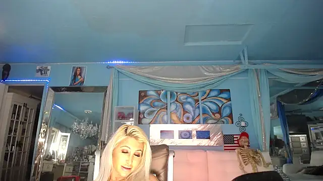Snapshot of ADRIANNA_FOX chatting on 03/16/25, 01:28 ADRIANNA FOX online show from 03/16/25, 01:28