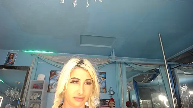 ADRIANNA FOX online show from 03/28/26, 03:02