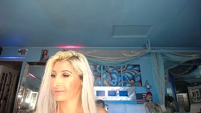 Snapshot of ADRIANNA_FOX chatting on 03/09/25, 04:49 ADRIANNA FOX online show from 03/09/25, 04:49