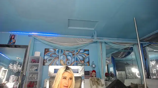 ADRIANNA FOX online show from 04/09/26, 08:59