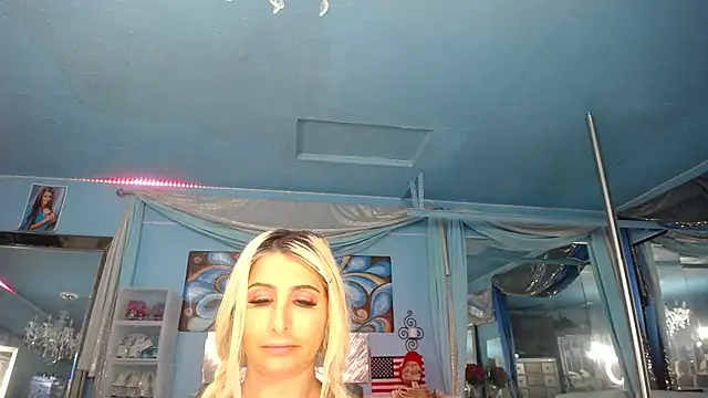 ADRIANNA FOX online show from 01/10/26, 01:50