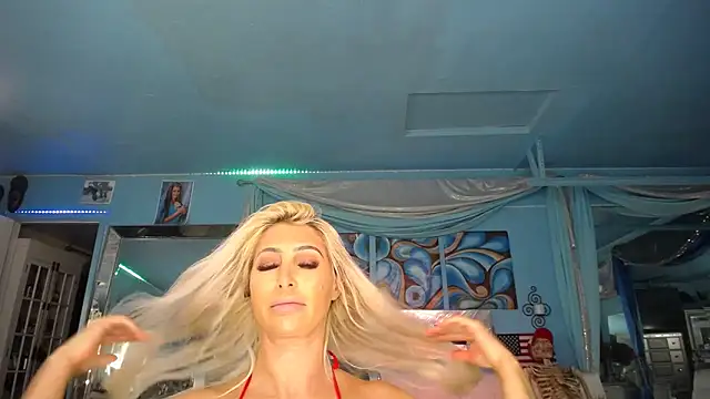 Snapshot of ADRIANNA_FOX chatting on 03/16/25, 07:37 ADRIANNA FOX online show from 03/16/25, 07:37