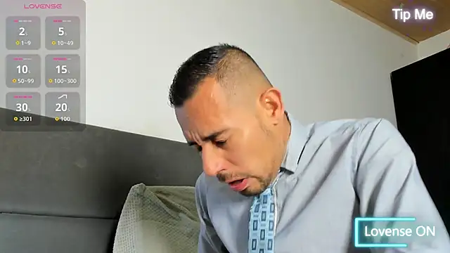jhonyalzate2 online show from 04/24/26, 02:35