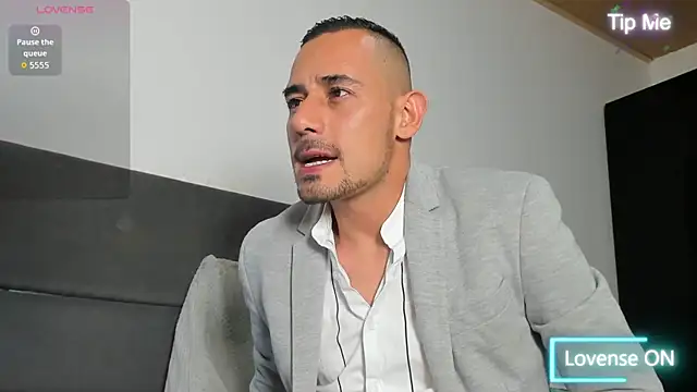 jhonyalzate2 online show from 05/21/26, 01:58