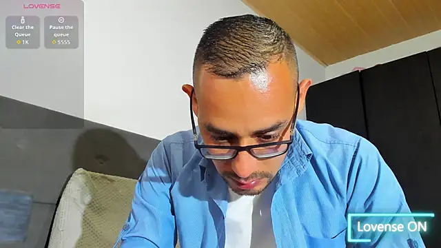 jhonyalzate2 online show from 01/14/26, 04:16