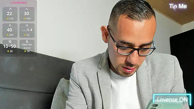 jhonyalzate2 online show from 04/22/26, 03:46