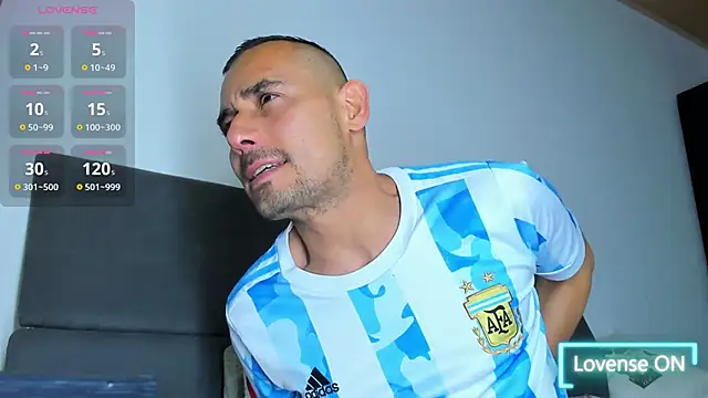 jhonyalzate2 online show from 11/26/25, 02:33