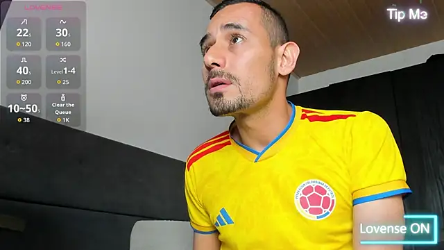 jhonyalzate2 online show from 07/03/26, 09:43