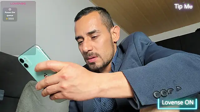 jhonyalzate2 online show from 07/10/26, 12:43