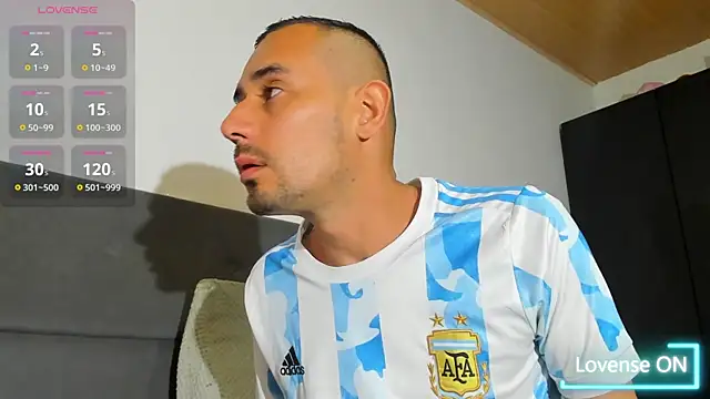 jhonyalzate2 online show from 01/13/26, 04:05