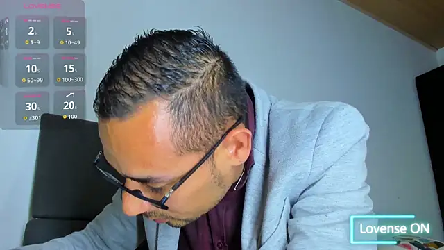 jhonyalzate2 online show from 12/18/25, 01:11