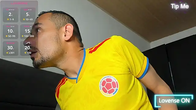 jhonyalzate2 online show from 07/04/26, 11:42