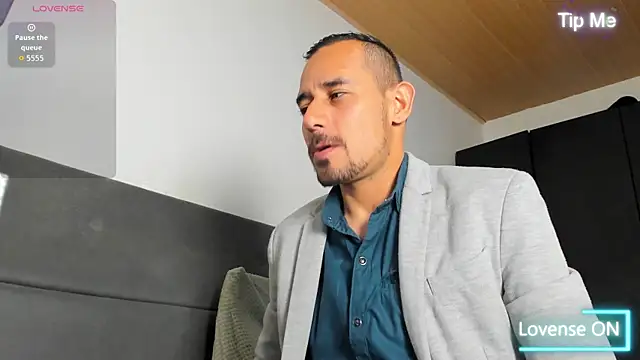 jhonyalzate2 online show from 06/21/26, 02:06