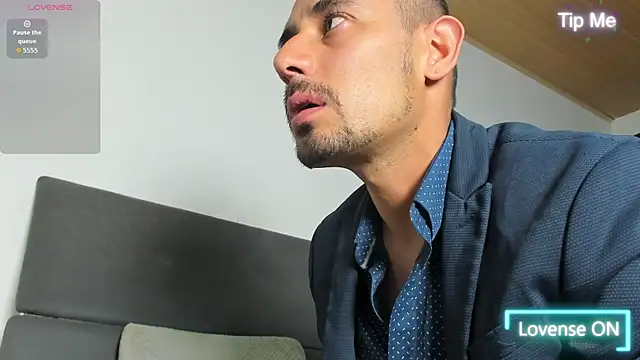 jhonyalzate2 online show from 06/19/26, 02:50