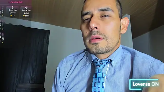 jhonyalzate2 online show from 10/31/25, 03:36