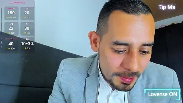Snapshot of jhonyalzate2 chatting on 09/18/25, 02:47 jhonyalzate2 online show from 09/18/25, 02:47