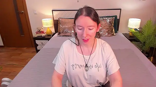 CatherineWalls online show from 05/11/26, 04:36