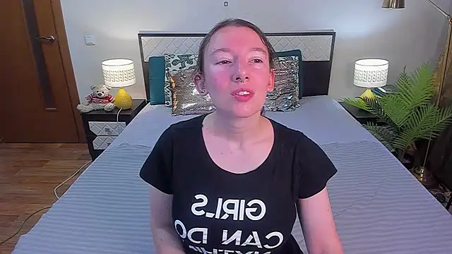 Snapshot of CatherineWalls chatting on 07/13/26, 03:39 CatherineWalls online show from 07/13/26, 03:39