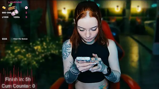 MaxPhoenixx online show from 12/16/25, 04:06