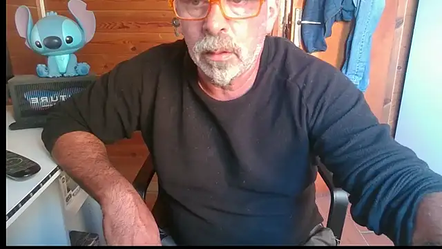 Snapshot of 0oscar_xxx chatting on 10/05/25, 02:19 0oscar xxx online show from 10/05/25, 02:19