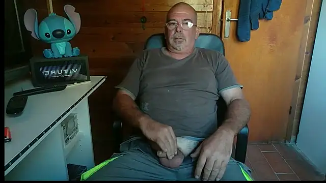 Snapshot of 0oscar_xxx chatting on 09/11/25, 08:58 0oscar xxx online show from 09/11/25, 08:58